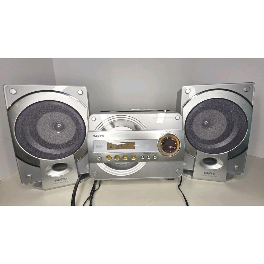 Sanyo AWM-660 CD Radio Cassette Shelf System Only Radio Works